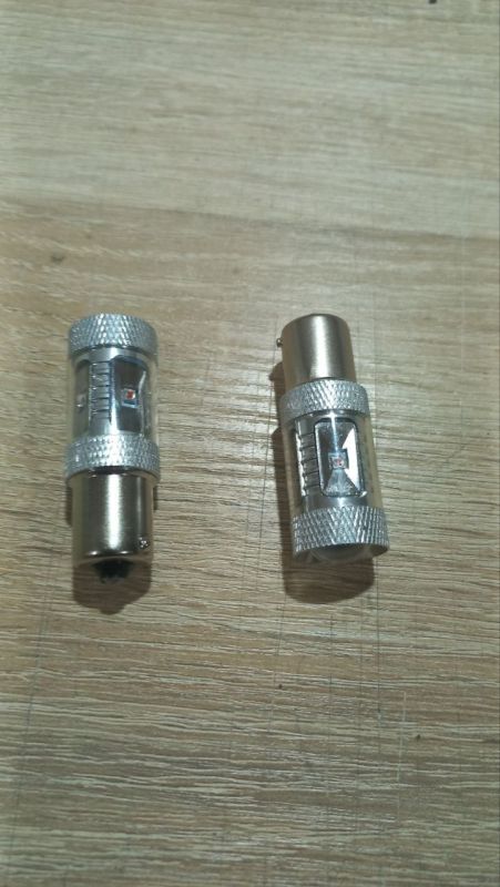 PY21W -  Жовте світло крізь червоне скло для американської оптики!